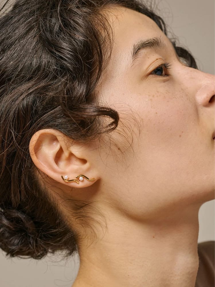 Enamel Copenhagen Studs Evie Ivory