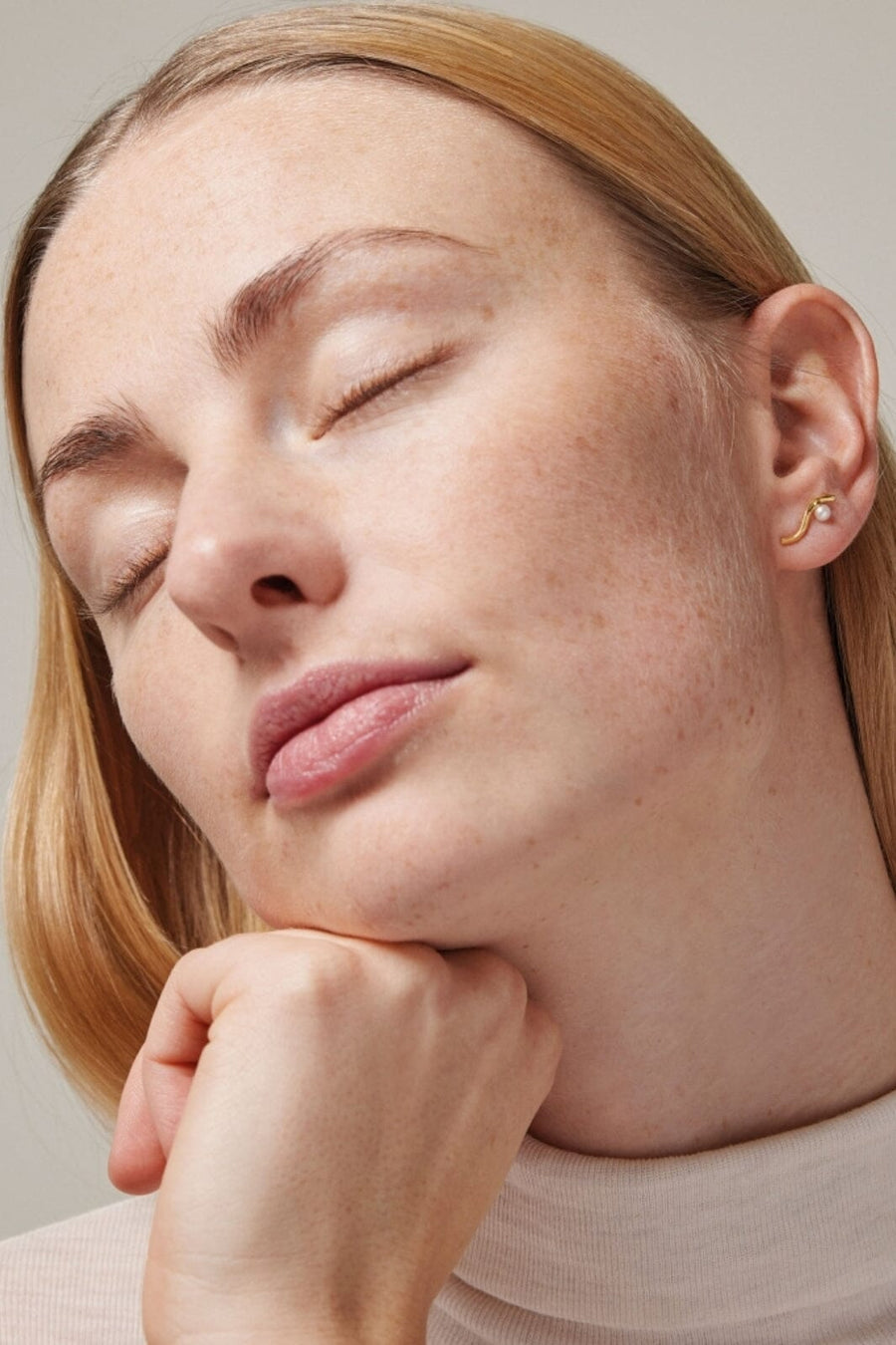 Enamel Copenhagen Studs Evie Ivory